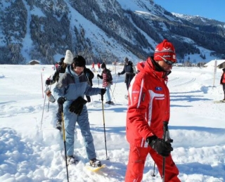 Premiers pas en raquettes a neige